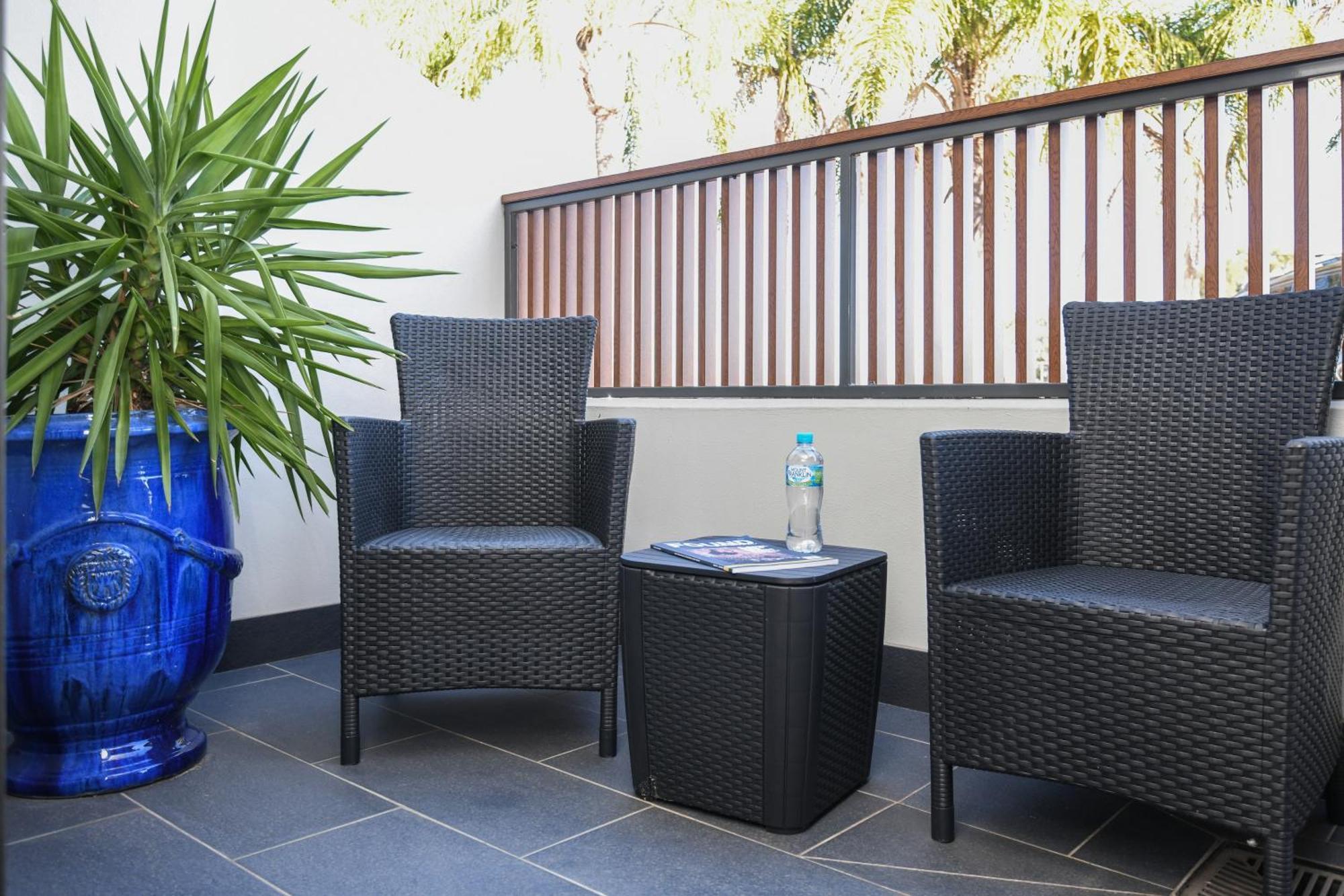 Powerhouse Hotel Tamworth By Rydges Extérieur photo A balcony in a hotel